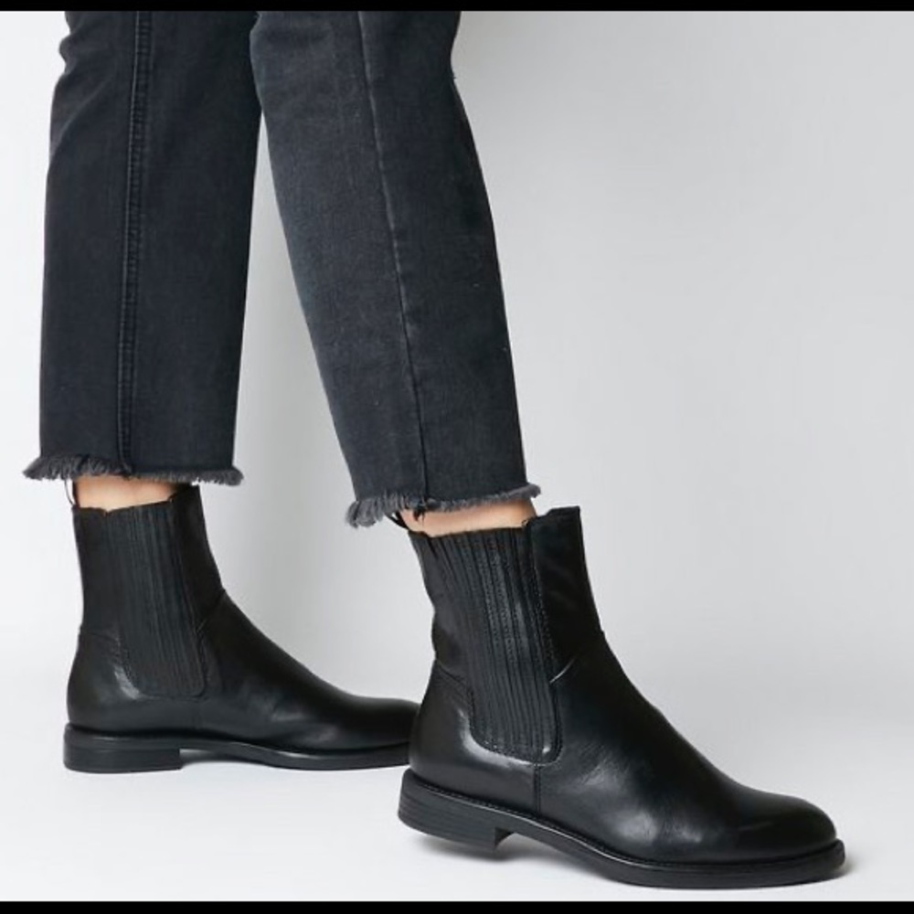 New! Vagabond Amina Black Leather Chelsea Boot 7